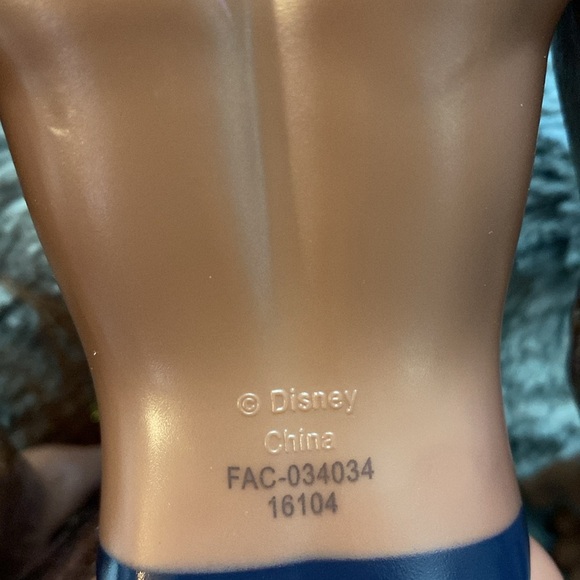 Disney Store Beast Classic Doll 12"
From Beauty And The Beast - Picture 3 of 16